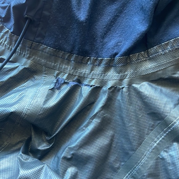 VINEYARD VINES Stow & Go Navy Blue with Pink Accents Raincoat - XS - flawed - Picture 15 of 15